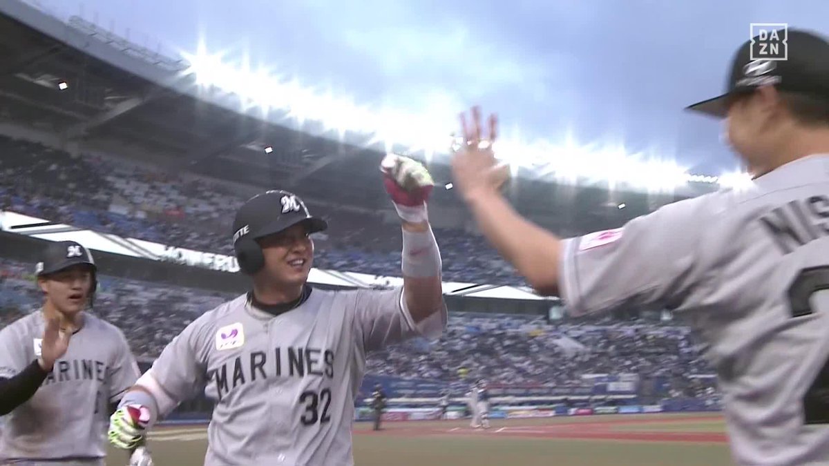 打球はライトへ（定期） 佐藤都志也 ライナーで着弾！ 好投手細野から初回3点先制！ ⚾️ロッテ×日本ハム #chibalotte #だったらDAZN