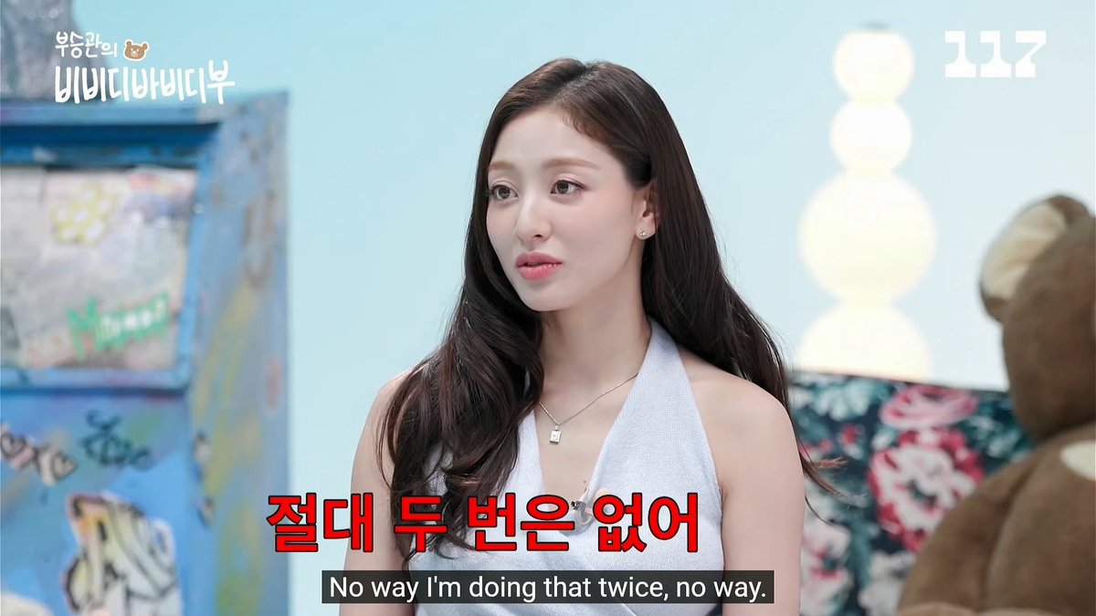 Jihyo and Jeongyeon explaining why they'll never do a 360-degree concert again