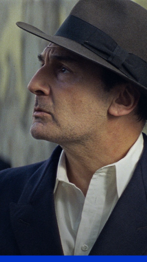 Gilles Lellouche est le visage de Jean Moulin. L'acteur français évoque le film de László Nemes présenté en compétition à Cannes ce dimanche 17 mai dans lequel il incarne la figure de la résistance française.