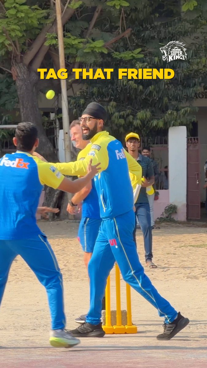 Every gang definitely has one Gurjapneet 😂💛 Tag that person ✍️ #WhistlePodu #Yellove