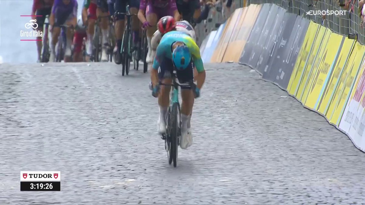 Exactly what everyone feared, it happened. 💁♂️ On the last corner, on the wet cobbles of Napoli, the Unibet guys who were leading crashed and most of sprinters got stuck behind. Lucky Ballerini went past them on his bike and won. #GirodItalia