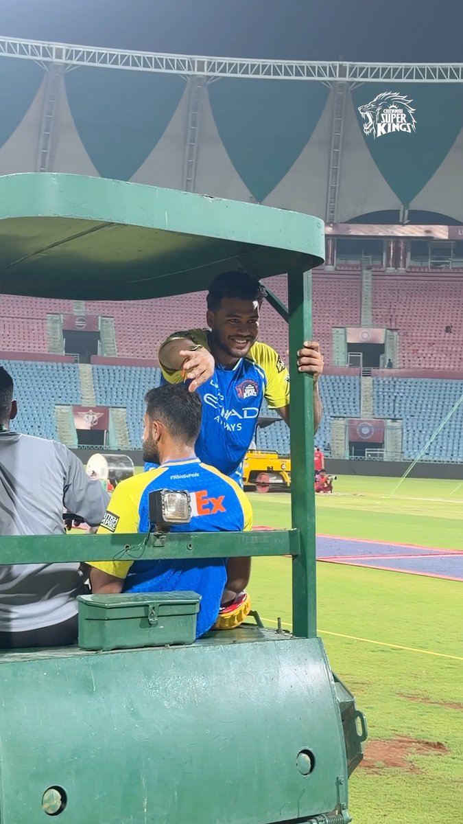 Left left.. right right.. Varlaam Varlaam..👋🥳 Right on track! 🤪 #WhistlePodu