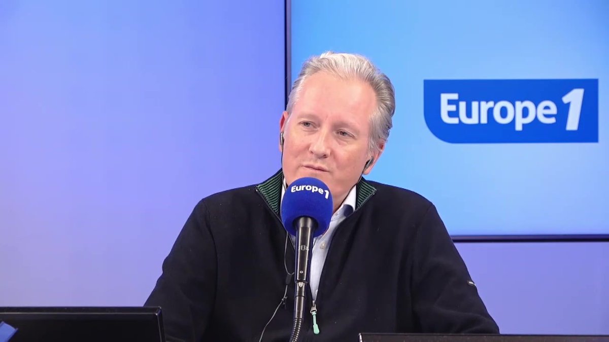 "Le couple de Macron interroge les Français depuis longtemps parce que ce n'est pas un couple normal" déclare Catherine Nay, #Europe1Soir sur #Europe1