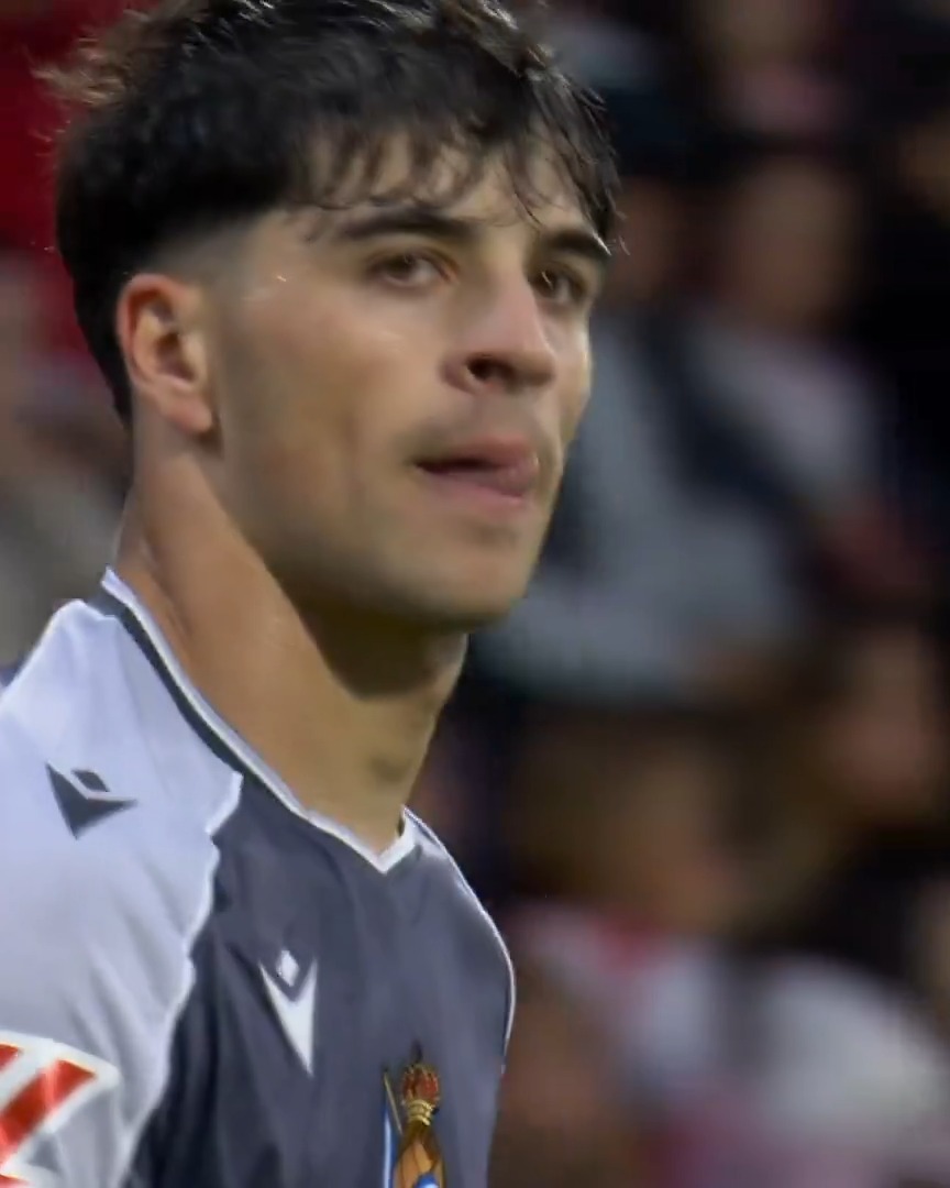 ✈ Un avión llamado Jon Martín. ¡La Real Sociedad Fútbol se adelanta en el GironaRealSociedad! LALIGAHighlights | DesenlaceLALIGA