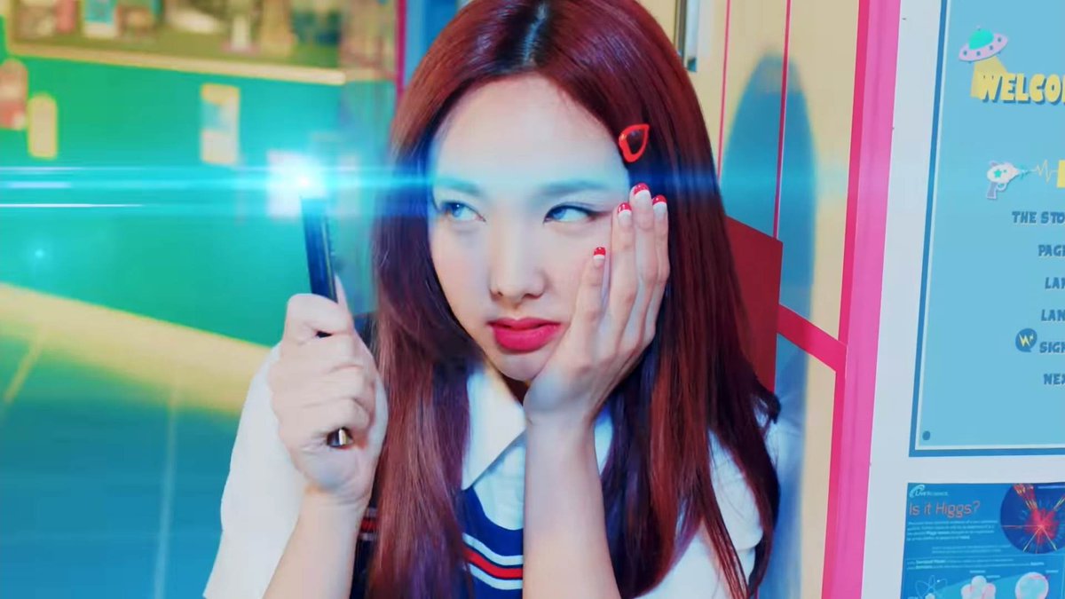 pensar que se essa fosse lançada hoje a carreira do twice acabava no mesmo instante