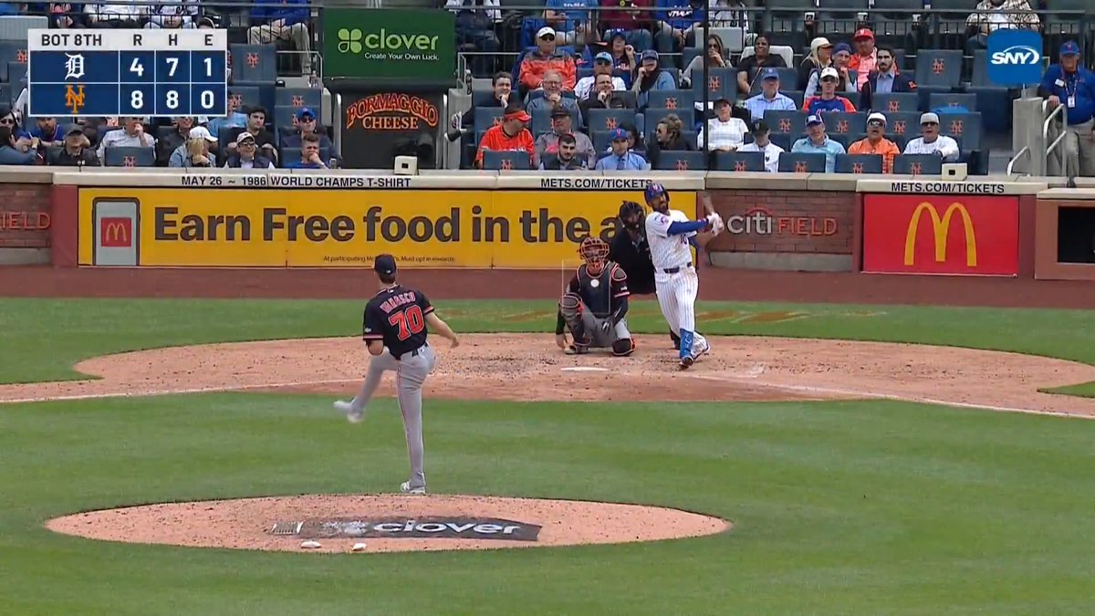 Marcus Semien off the foul pole! The New York Mets have hit FIVE homers today 💪