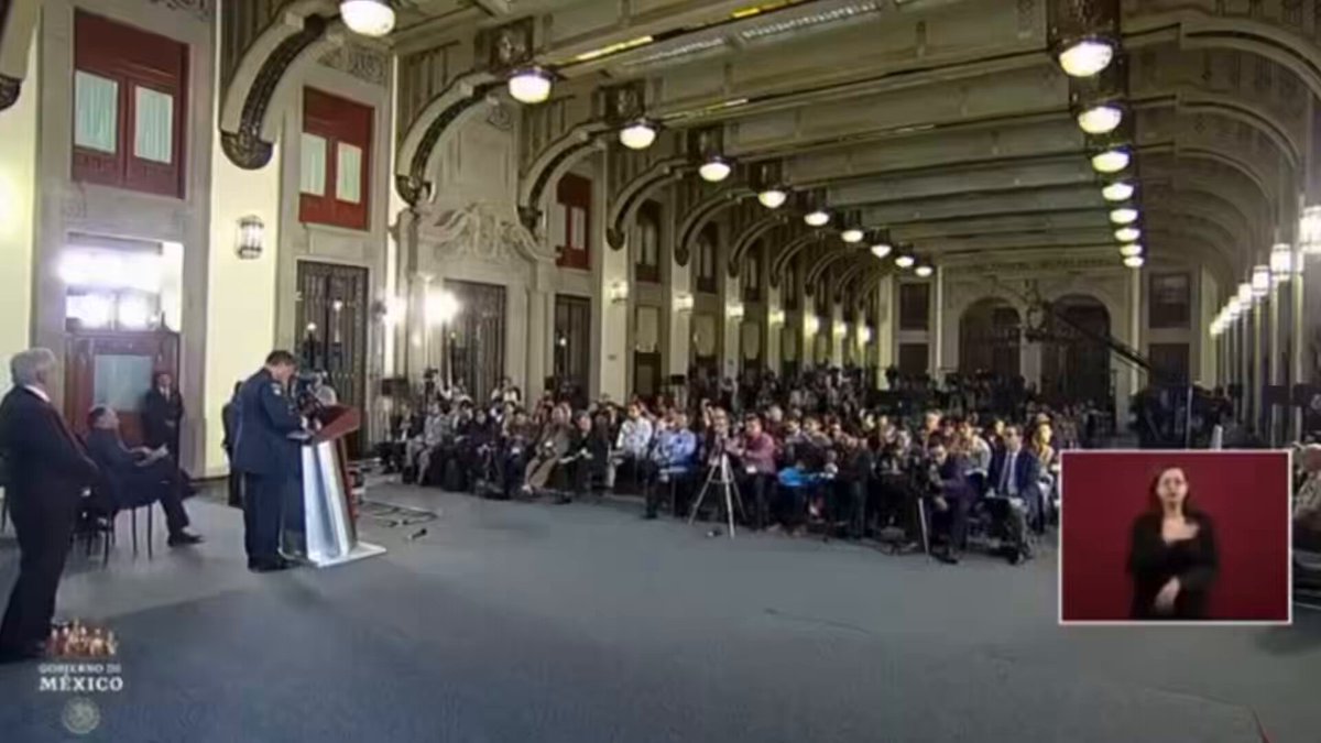 🔴 SIEMPRE HAY UN VIDEO Con maestría, el general Luis Cresencio explicó en 2019 cómo fueron por Ovidio apelando al tratado de extradición vigente desde 1978. En la relatoría JAMÁS mencionó la palabra PRUEBAS; no había investigación en México. •13 de septiembre: EE.UU. solicita la orden de detención provisional con fines de extradición. •25 de septiembre: la FGR pide a un juez autorización para detenerlo. •17 de octubre: ejecutan el operativo fallido. Pasaron 34 días entre la solicitud de EE.UU. y el operativo. NO pidieron PRUEBAS.