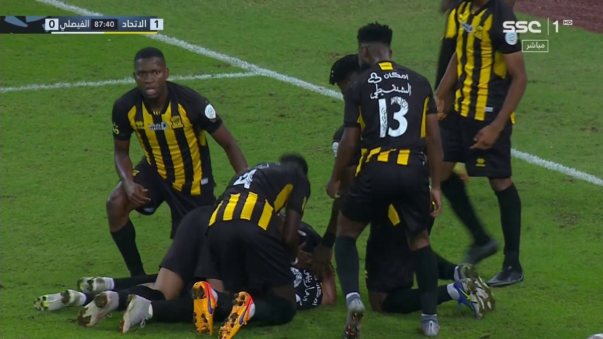 على طاري الفيصلي شوق كبير لموسم الاتحاد 2022 كل المباريات على اعصابك المباراه ذي كريم الاحمدي انصاب الشوط الاول ولعيبة الفيصلي يتسدحون يبون نقطه عشان مايهبطون وفي اخر دقيقه من الوقت الاصلي روما بهدف خارق ويرسلهم للهبوط