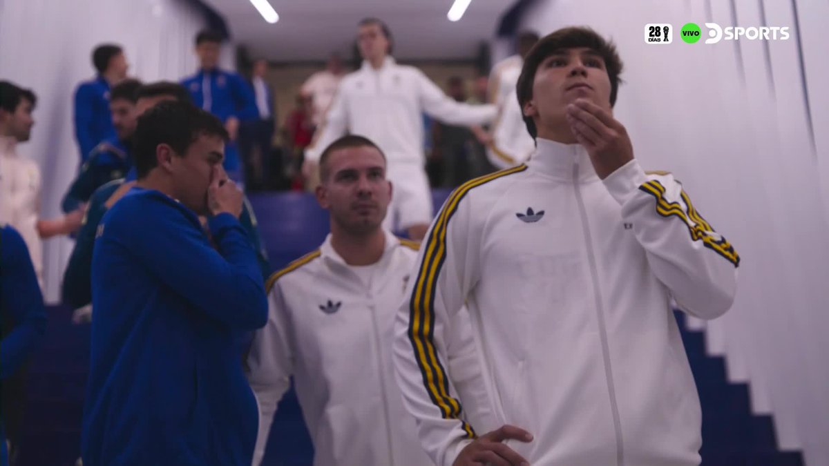 🐔🫂 El saludo entre Franco Mastantuono y Nicolás Fonseca antes del Real Madrid - Real Oviedo