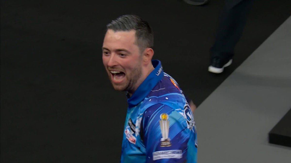 Luke Humphries and Gerwyn Price celebrate together after booking their places in the Premier League play-offs 😃