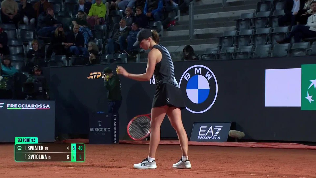 Heading into a third set! 🔥 Iga Świątek takes the second set 6-2 against Svitolina in the Rome semifinal to force a decider. #IBI26