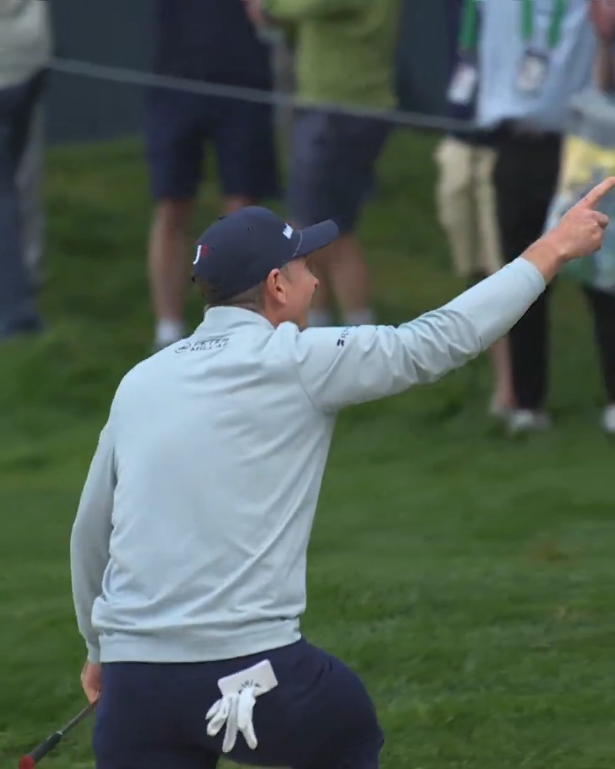 No stranger to Philly 👏 Justin Rose fired up the crowd with his birdie from the bunker PGA Championship.