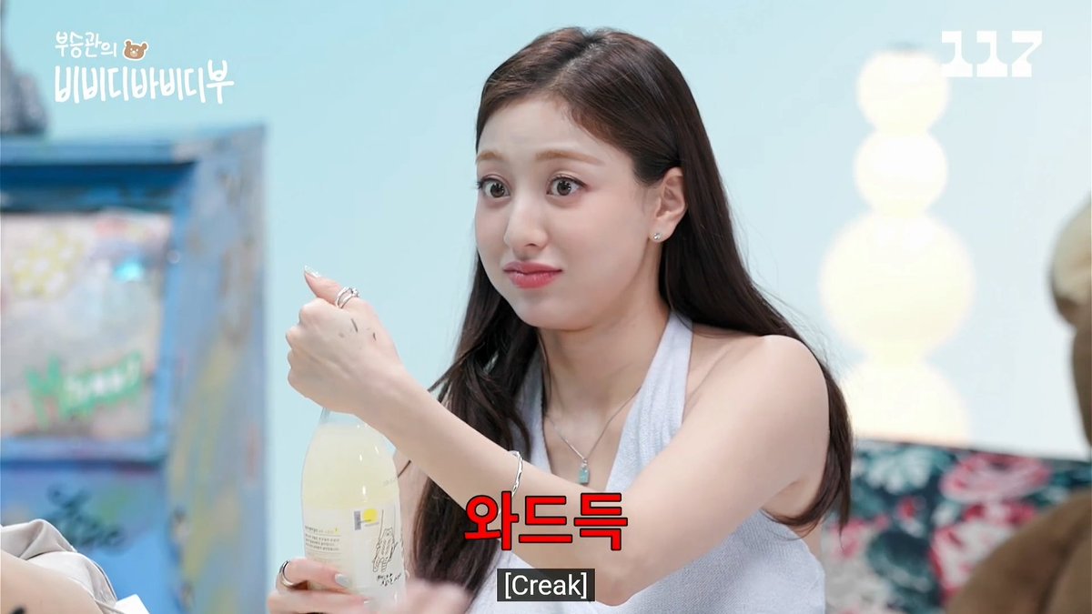 the face she made after she opened the bottle for him 😭 she was like “really gay boy?” 😭