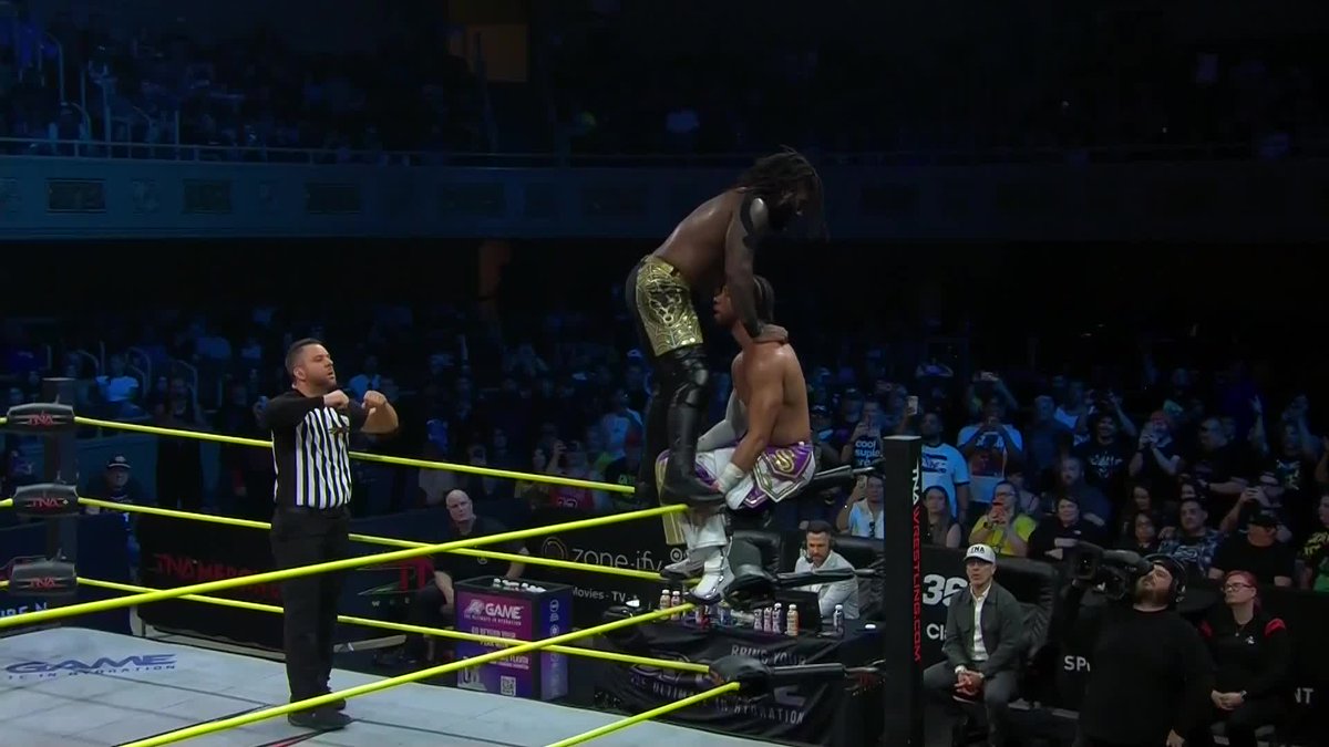 SUPER Styles Clash CONNECTS! LEON SLATER #TNAiMPACT