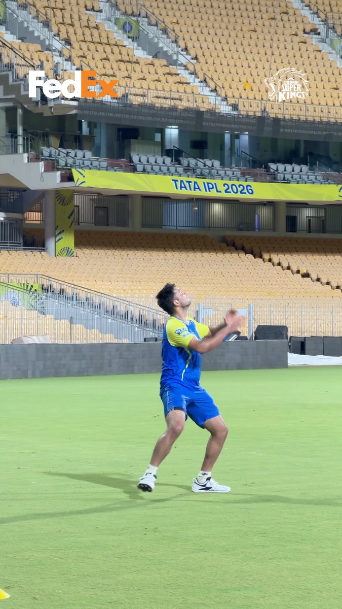 Eyes above, Safe hands below 💪⚡️ #WhistlePodu #LSGvCSK