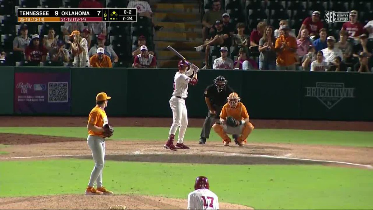 Ladies and gentlemen, the hottest team in the SEC. Josh Elander's boys are rolling at the right time. Vols take game 1 🍊