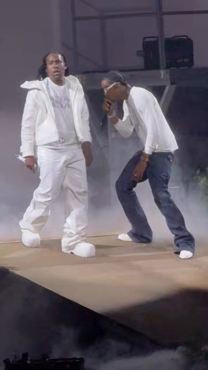 Don Toliver just brought Travis Scott out in Houston