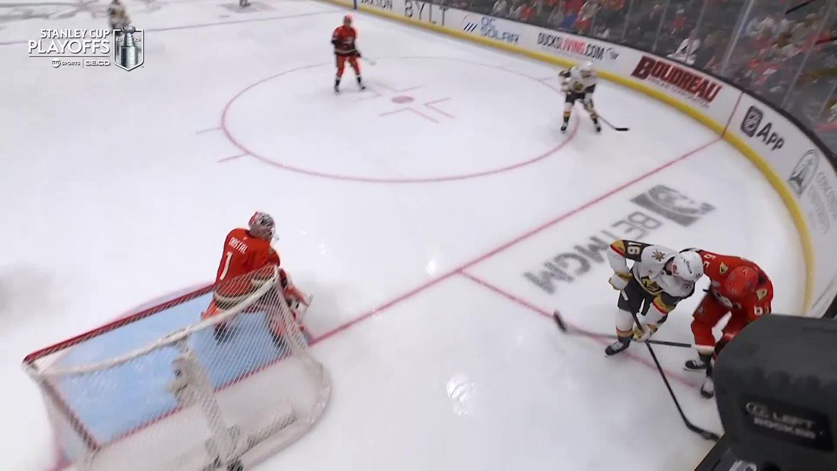 And that could be the dagger on the series. 5- 1 Vegas. 🗡️