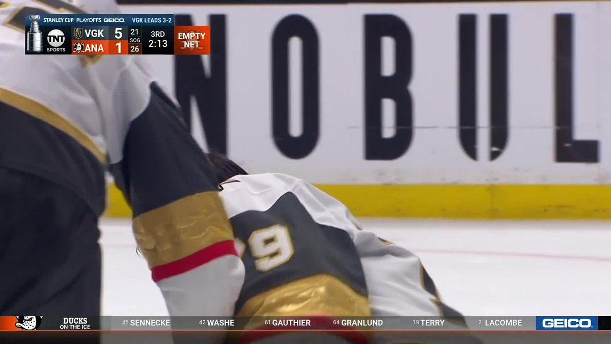 Carter Hart got a delay of game for taking his helmet off after popping a skate blade 😭