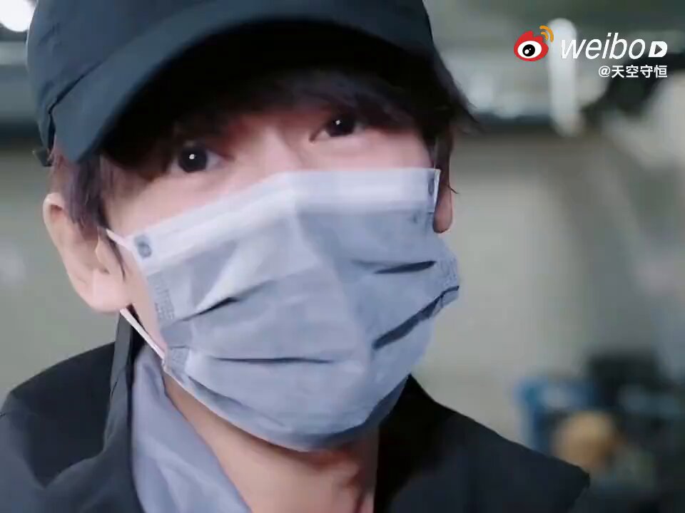 พสจีนที่ดูตอนที่ 3 แล้ว บอกว่าขอชื่นชมหลิงเฮ่อมากๆ งานเก็บและคัดแยกขยะเป็นงานที่หนักและไม่ง่าย แต่เฮ่อทำแบบไม่ได้แสดงความกลัวสกปรกอะไรเลย ช่วยคัดแยกขยะ ดันถังขยะ และทำงานร่วมกับพนักงานได้เป็นอย่างดี 🥹🥹 ฮีตั้งใจเรียนรู้และให้ความร่วมมือเต็มที่ การได้เห็นเขาลงมือทำด้วยตัวเองทำให้เห็นถึงความเคารพต่อคนทำงานทุกอาชีพ ❤️❤️❤️