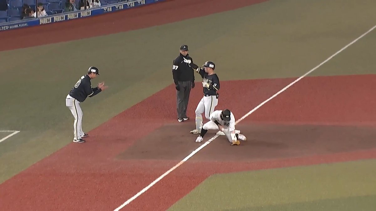 流石の一打‼️ オリックス 森友哉 選手の同点2点タイムリー2ベースヒット👏 👇スマホ・テレビで試合観戦!