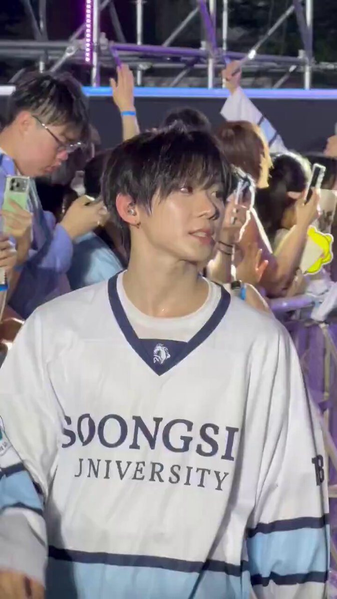 yes hani show them what you got!!! 😭 HIM SHOWING OFF HIS BEAUTIFUL VOCALS I'M SURE THE CROWD WAS IN HEAVEN AHOF ROCKS SOONGSIL UNI FESTIVAL #AHOFxSoongsilUFestival #아홉_숭실대축제출격 #AHOF #아홉 AHOF ©️ kyungggang