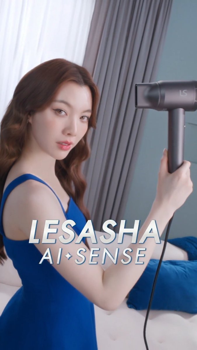 LESASHA AI-SENSE ไดร์เป่าผมตอบโจทย์ทุกสไตล์ของคุณ ด้วยฟังก์ชันถึง 6 โหมด ไม่ว่าจะผมสั้น ผมยาว หรือโหมดสัตว์เลี้ยง 🐶 และเทคโนโลยี Grip Sensor หยุดการทำงานอัตโนมัติ ✨💙 สัมผัสนวัตกรรม AI เพื่อเส้นผมได้แล้ววันนี้ที่ LESASHA ออนไลน์และเซ็นทรัล โรบินสันทุกสาขา 👉 #LESASHA #LESASHAXOrm #ผมสวยง่ายมั่นใจทุกๆวัน #ออมกรณ์นภัส #Ormkornnaphat orm kornnaphat🌈