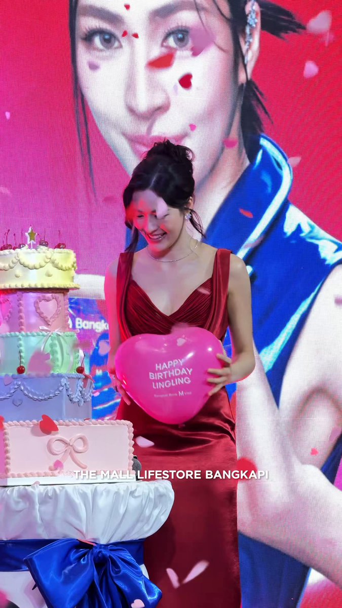 HAPPY BIRTHDAY LINGLING ❤️❤️ linglingsirilak Bangkok Bank M Visa Exclusive Party 🎉 📍ที่ M Space ชั้น G เดอะมอลล์ไลฟ์สโตร์ บางกะปิ . LINGLING X THE MALL GROUP #BangkokBankMPartyXLingLing #BangkokBankMVisa #TheMallGroup #TheMallLifestore #หลิงหลิงคอง