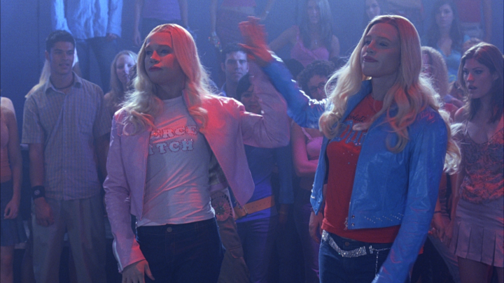 this scene in ‘white chicks’ when they were having a dance battle to ‘crazy in love’. classic.