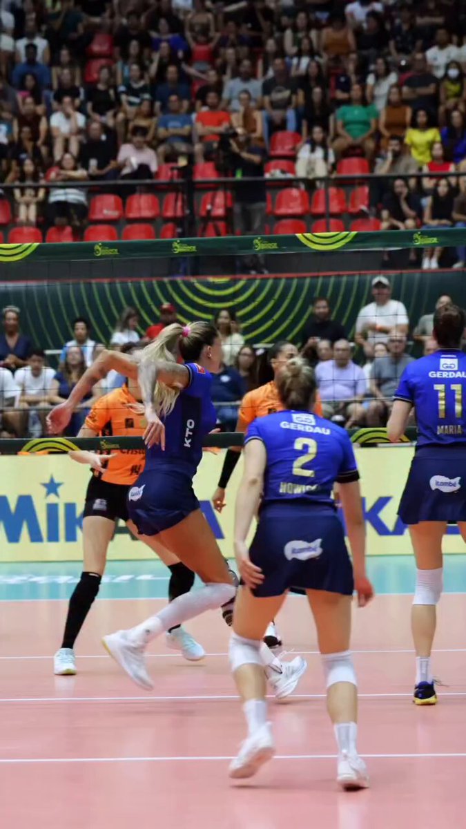 #VNL 🇧🇷🎂: HAPPY BIRTHDAY TO THAISA! 👑✨ An icon of the game. A champion everywhere she’s been. One of the greatest middle blockers volleyball has ever seen. 🧱🔥 Power, passion, charisma… and a legacy that inspired generations of fans and players around the world. 💛💚 Today we celebrate Thaisa, one of a kind. 🥳 🏐 #Volleyball #Volei