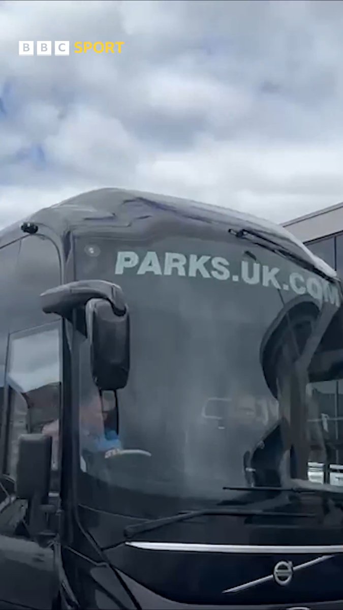 Hearts fans wave the team off as they leave for Glasgow 🚌 Celtic v Heart of Midlothian is at 12:30 BST tomorrow, in the first head-to-head showdown for the league title in the men's top flight since 1991. #BBCFootball