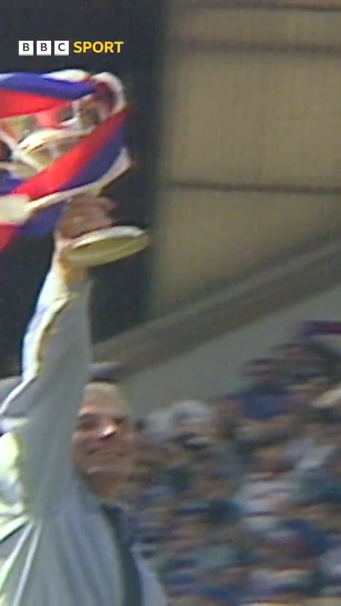 Title decider 🏆 In 1991, Aberdeen arrived in Glasgow with a similar situation as Hearts will tomorrow. A point would have won them the league title, but they fell to a Mark Hateley double for Rangers. Celtic v Hearts | 12:30 BST Saturday | Radio & online #BBCFootball