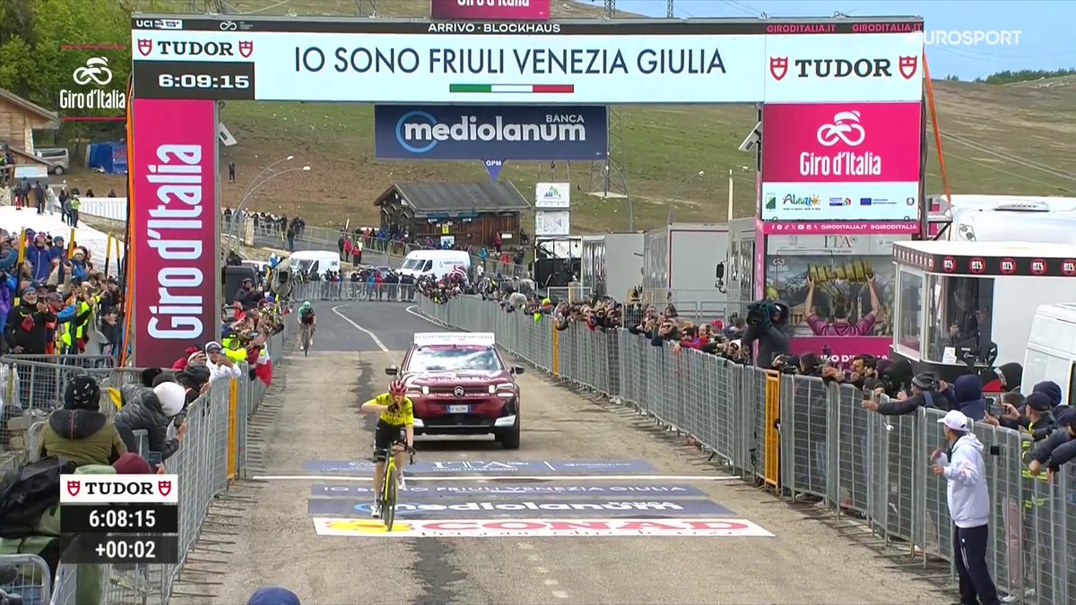 🦁 JONAS, CORAZÓN DE 'CANÍBAL' Jonas Vingegaard firma su propia leyenda en la misma cima en la que lo hiciera Eddy Merckx hace más de medio siglo. El danés asesta un golpe de autoridad al Giro en el Blockhaus con Felix Gall como rival #GirodItalia | #LaCasadelCiclismo