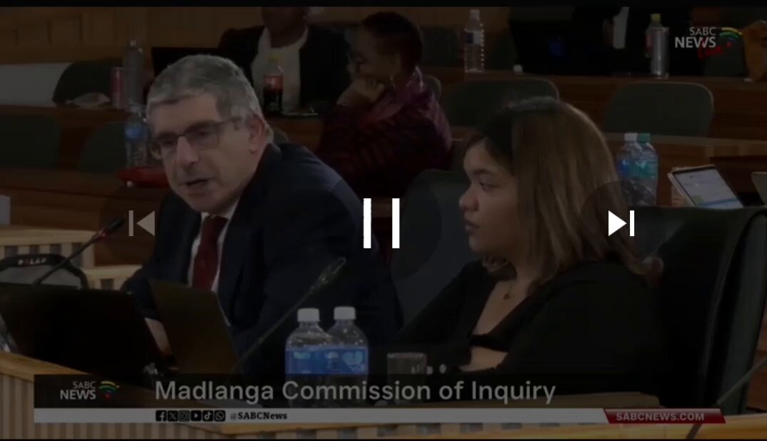 By this time Chair Madlanga was probably already tipped off that ziyaduma this afternoon. 😂After this, he just kept quiet and watched this one thinking he's smart. 😒 #MadlangaCommission