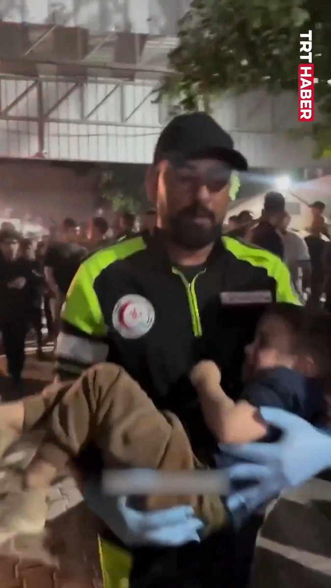 Soykırımcı İsrail, Gazze'de yine sivilleri hedef aldı. En az 7 Filistinli hava saldırısıyla katledildi, aralarında çocukların da olduğu çok sayıda Filistinli yaralandı.