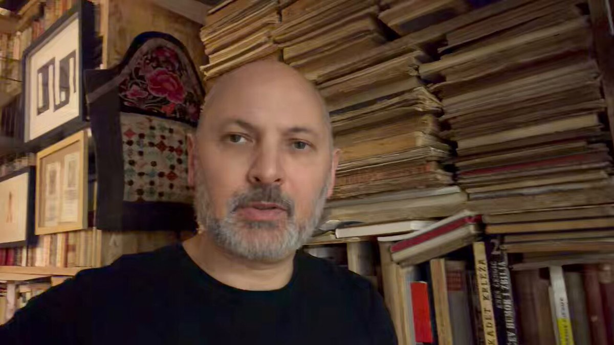 Veselin Milić bio je načelnik beogradske policije u vrijeme ubojstva i zataškavanja ubojstva Vladimira Cvijana. Iste je godine nagrađen pozicijom savjetnika Александар Вучић Zna li Milić previše o Vučiću?