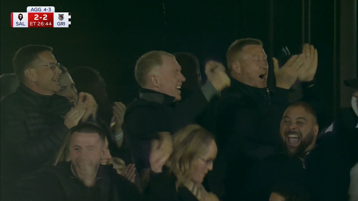 SALFORD CITY ARE HEADING TO WEMBLEY 🤯🤯🤯 LOOK AT THOSE LIMBS 👀 PAUL SCHOLES LOVED THAT ONE
