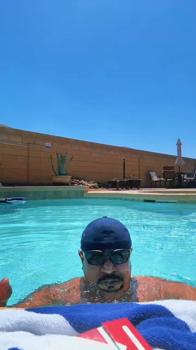 Talk about a tan! 🥵