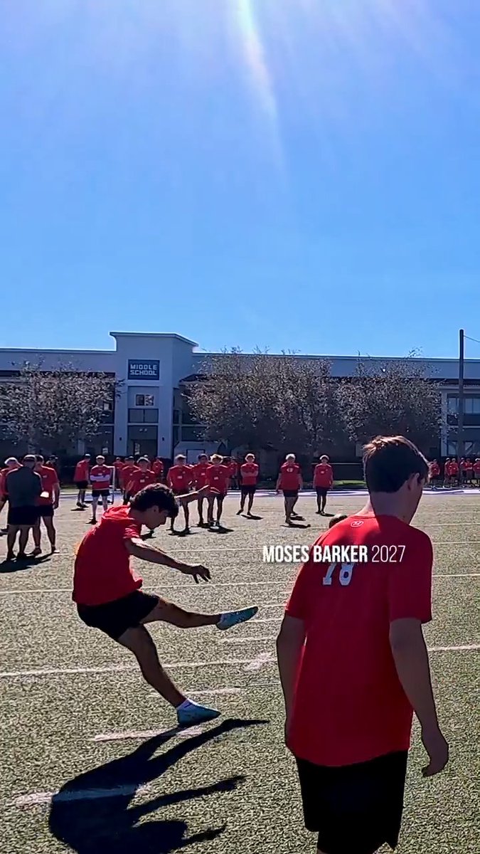 The Iowa Hawkeyes have offered the No. 1 ranked kicker in the #KohlsKicking Class of 2027, Moses Barker. ➡️ Prospect Eval: