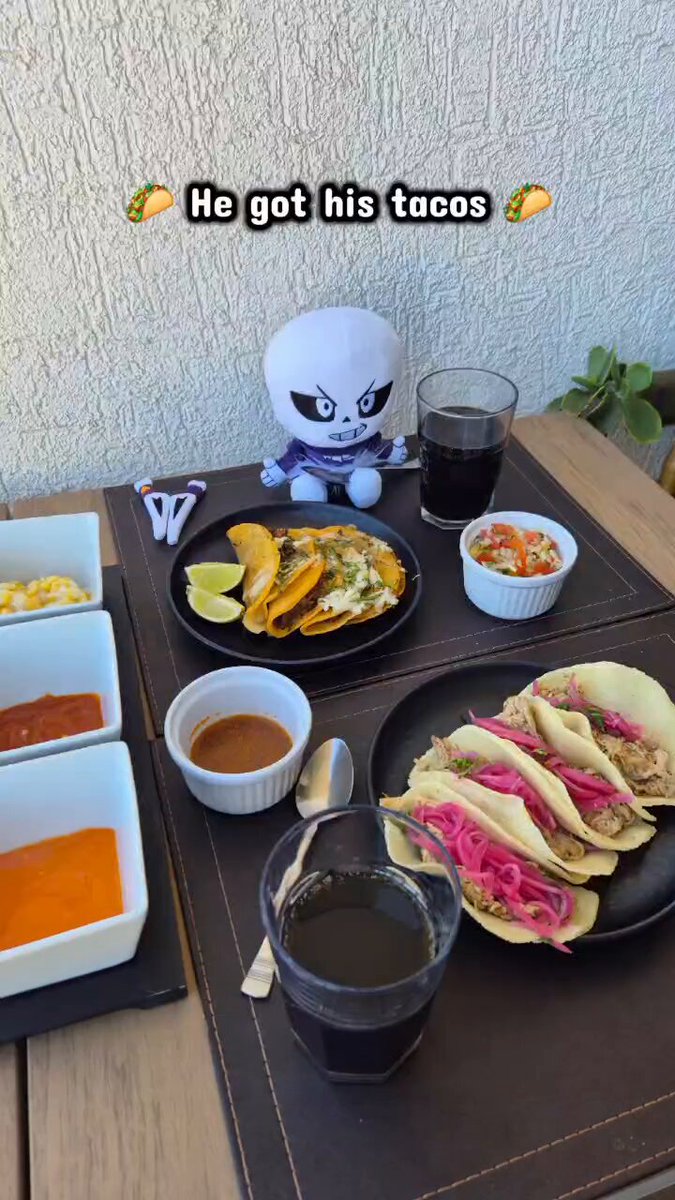 Just as I promised if we reached 2000 units, I took Cross out for tacos 💖 The campaign is still available, and there’s an extra bonus gift for everyone who bought the Cross Plushie if we reach 3800 units! 👇