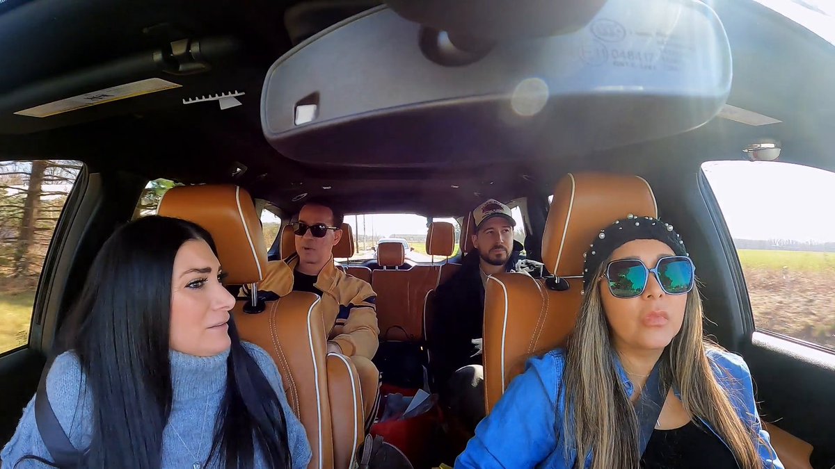 Leave it to Mike to make sure everybody knew what was going on with Angelina. 🫣😭 #JSFamilyVacation