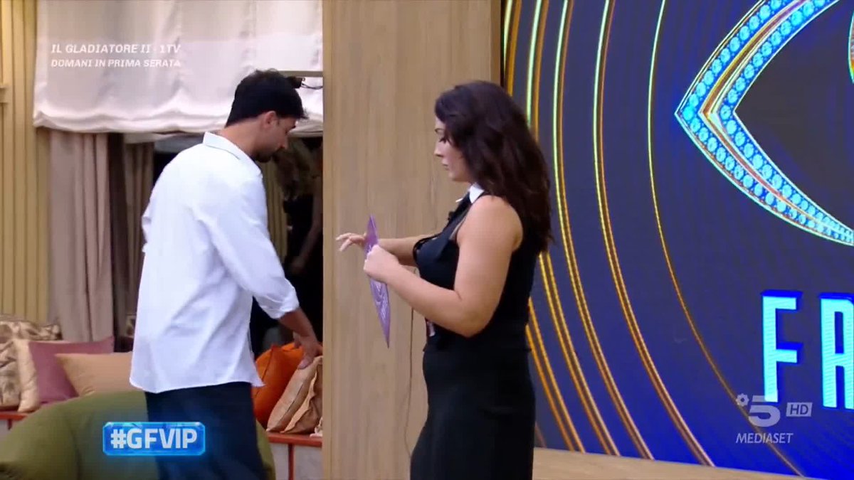 È arrivato il momento di aprire la busta... 🔥 #GFVIP