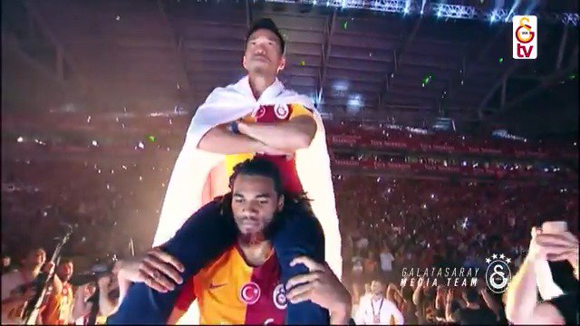 2012'den beri tüm kutlamaları izledim 2024 icardi ile beraber en iyi şov bu hala