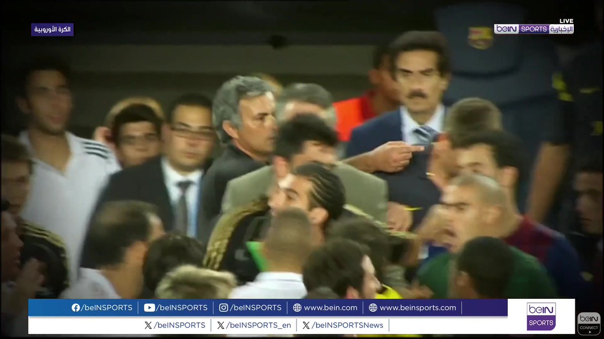 🟣📷 #تقرير_خاص | بعد أكثر من عقد على مغادرته أسوار نادي ريال مدريد يعود إسم جوزيه مورينيو مجدداً كقائد محتمل للدكة الفنية لفريق العاصمة الإسبانية .. إسم عندما يذكر تنقسم الآراء حوله عطفاً على التقلبات الكبيرة التي عرفتها مسيرته التدريبية 🎙️ تقرير | محمد النخالة MOHAMMED ALNAKHALA
