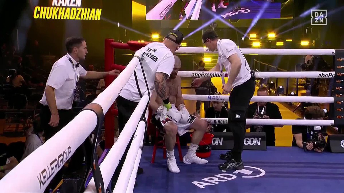 Was this a knockdown or slip? 🤔 #ChukhadzhianDonovan | Live NOW on DAZN ▪️
