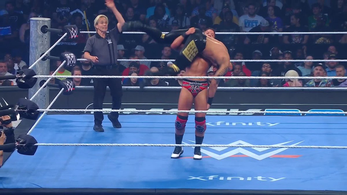 JESUS that looked nasty #SmackDown