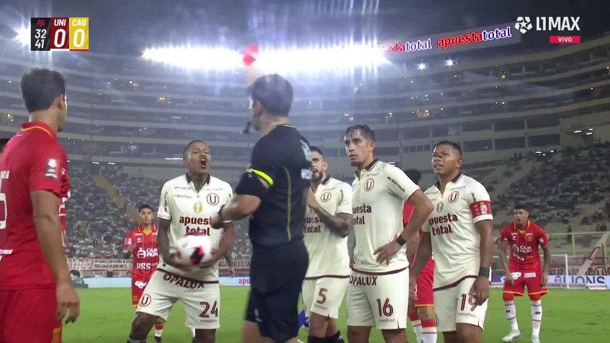 🔴 TARJETA ROJA PARA ANDY POLO Sebastián Lozano indica que vio un codazo. #Universitario 0-0 #Grau 📺 Conoce cómo ver L1MAX en vivo 👉 #L1MAX #Liga1 #TorneoApertura2026