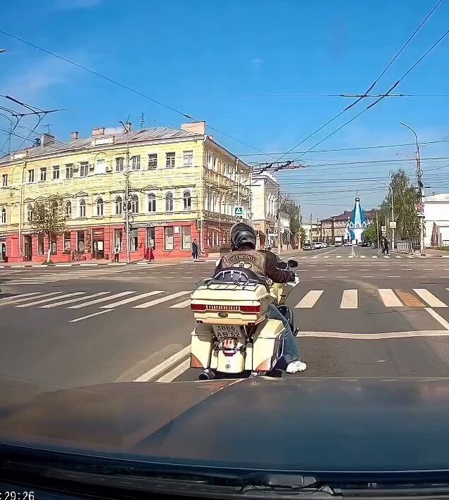 😮Вот новый поворот И мотор ревет, Что он нам несет...