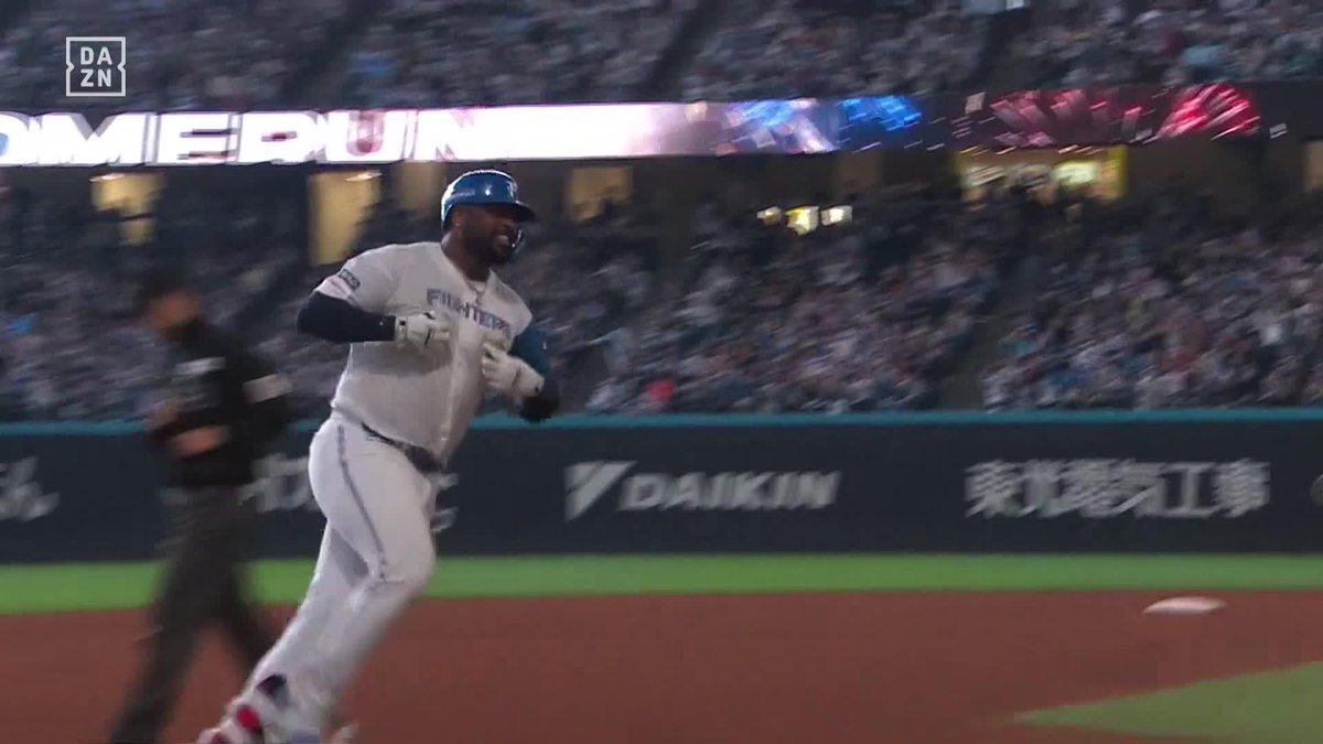 空中戦の主役は俺だ 両軍6発目はファイターズの主砲 レイエス 勝ち越し7号ホームラン‼️ ⚾️日本ハム×西武 #lovefighters #だったらDAZN