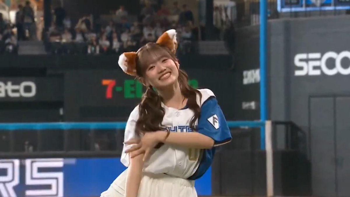 きつねダンスにClariSさんも参加！🦊 試合終了後は〈AFTER GAME〉にてスペシャルライブ🎤 #lovefighters ClariS☆スタッフ